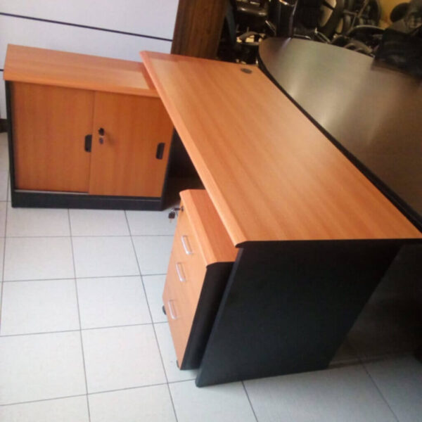 cover desk top with mdf